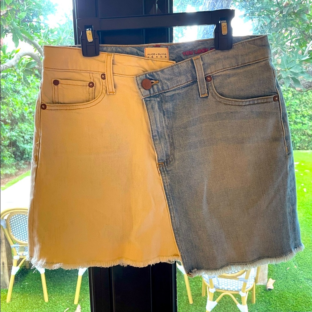 Alice & Olivia 2-toned denim skirt